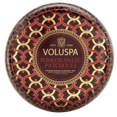 Vela Pomegranate Patchouli Coleção Maison Rouge Lata 50 Horas Voluspa