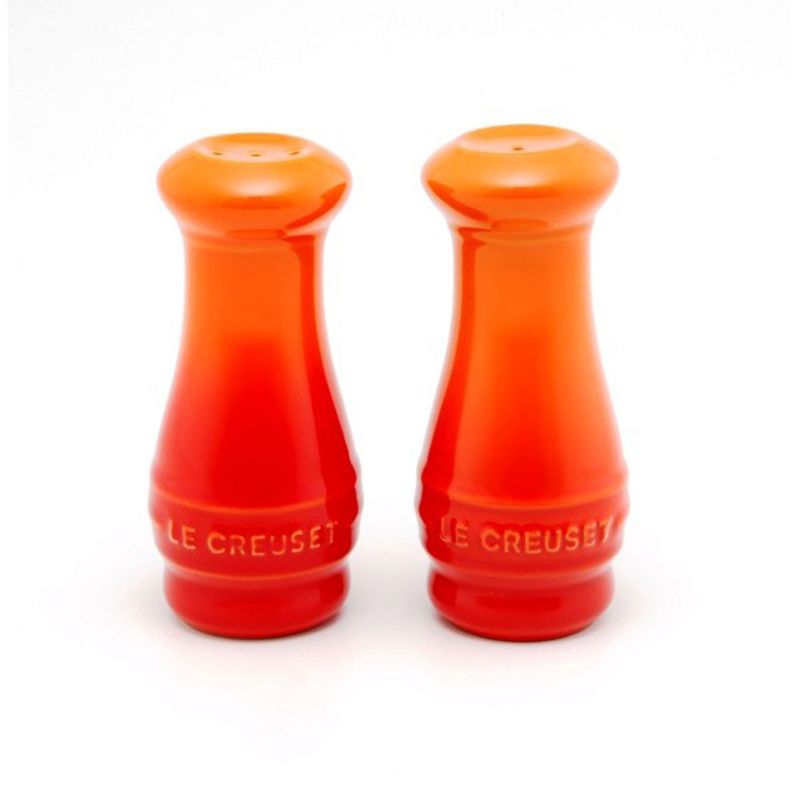 novo-saleiro-e-pimenteiro-laranja-le-creuset