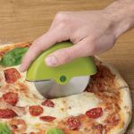 Cortador-Joseph-Joseph-de-Pizza-Verde-b