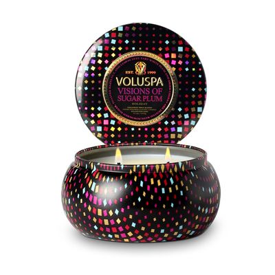 Vela Visions Of Sugar Plum Coleção Maison Holiday Lata 50 Horas Voluspa