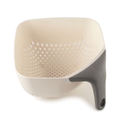 Escorredor Quadrado com Alça de Silicone Square Colander Pequeno Branco Joseph Joseph