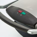 Sanduicheira-Oster-Modelo-3883-visor