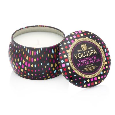 Mini Vela Visions Of Sugar Plum Coleção Maison Holiday Lata 25 Horas Voluspa