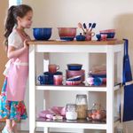 AVENTAL-INFANTIL-LE-CREUSET-ROSA-LE-CREUSET-2