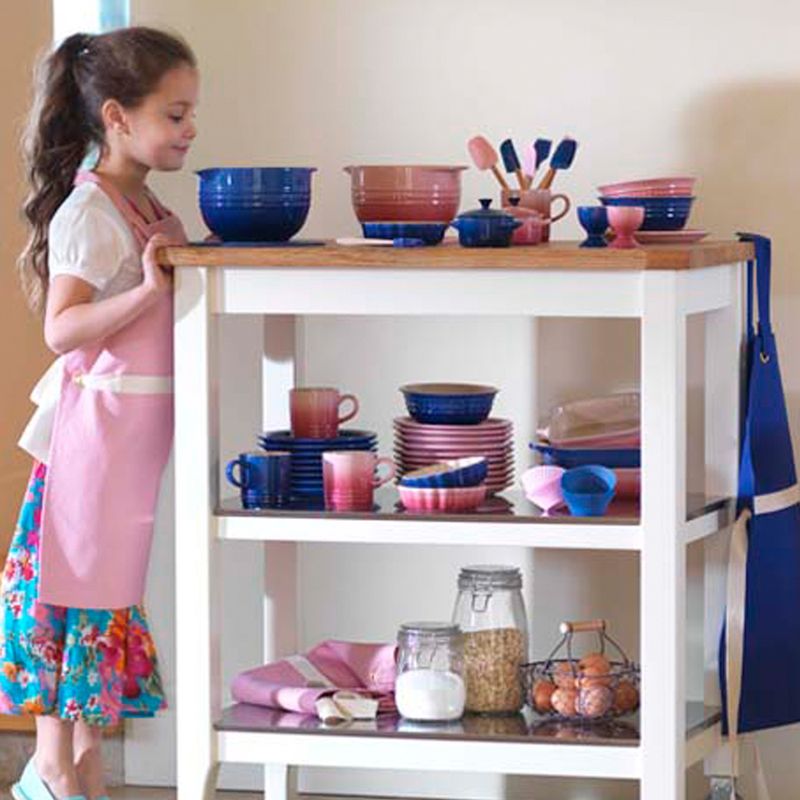 AVENTAL-INFANTIL-LE-CREUSET-ROSA-LE-CREUSET-2
