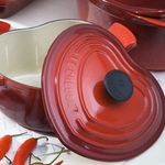 PANELA-CORACAO-VERMELHA-LE-CREUSET