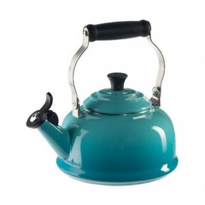 Chaleira com Apito Tradicional Azul Caribe Le Creuset