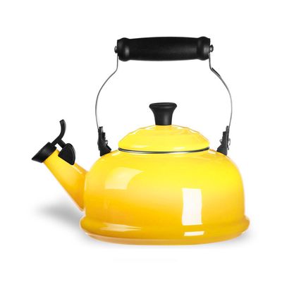 Chaleira com Apito Tradicional Amarelo Sun Le Creuset
