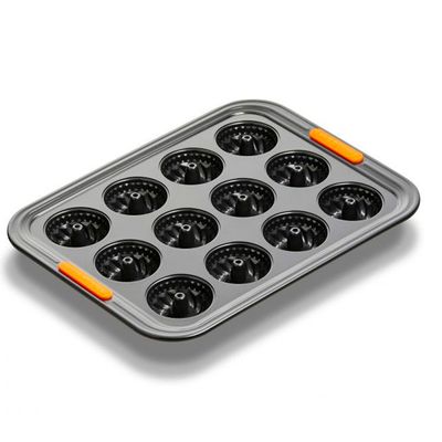 Forma para 12 Mini Bundts Preto Matte Black Le Creuset