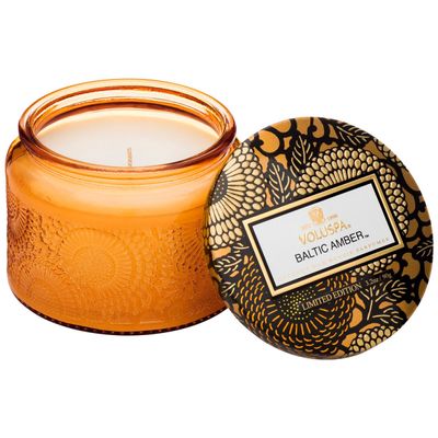 Vela Pote Vidro P 25 Horas Relevo Baltic Amber Voluspa