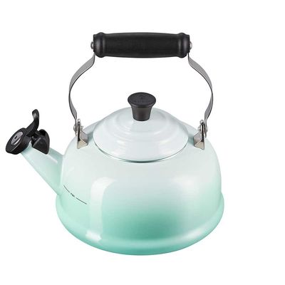 Chaleira Tradicional com Apito Azul Cool Mint Le Creuset
