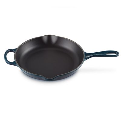 Frigideira Skillet Redonda com Alça Signature 26 cm Esmalte Black Matte Azul Agave Le Creuset