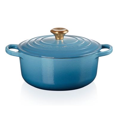 Panela Redonda com Pegador Dourado Signature 28 cm Azul Chambray Le Creuset