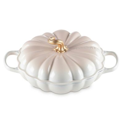 Caçarola Buffet Abobora Signature Pegador Dourado 28 cm Branco Meringue Le Creuset