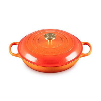 Caçarola Buffet Signature 100 Anos 26 cm Laranja Pegador Dourado Le Creuset