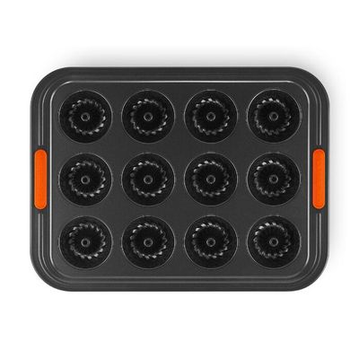Forma 12 Mini Bundts Preto Matte Black Le Creuset