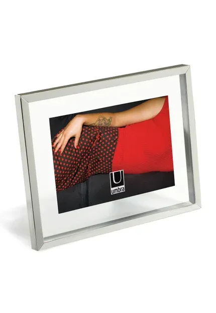 umbra-porta-retrato-umbra-behold-prata-2943-6017571-1-zoom.webp